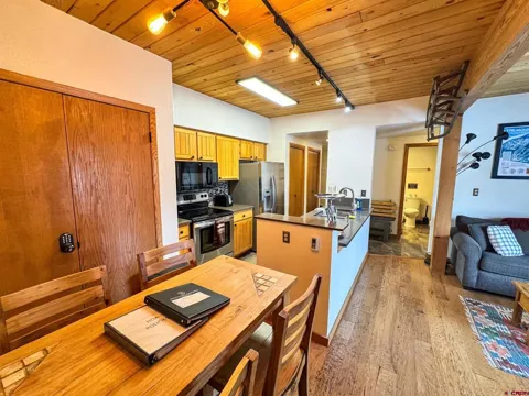 400 Gothic Road #305