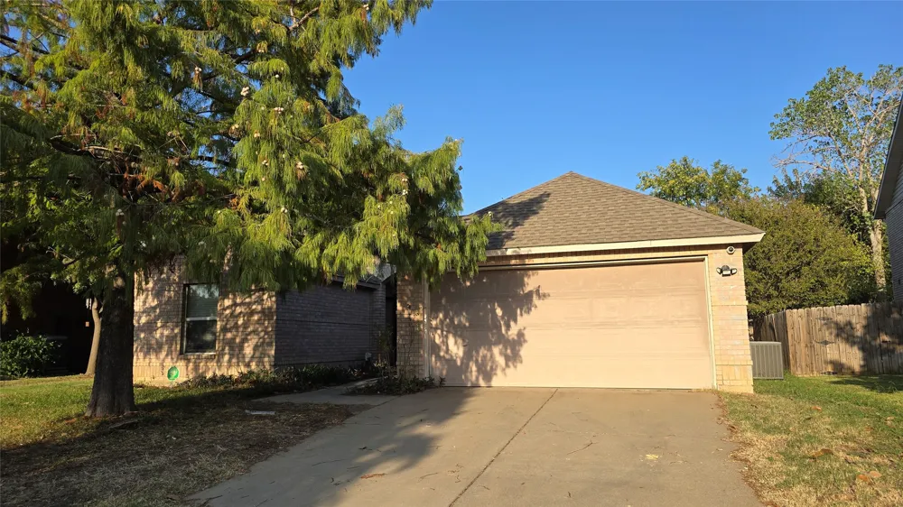 5256 Chessie Circle Haltom City, TX 76137