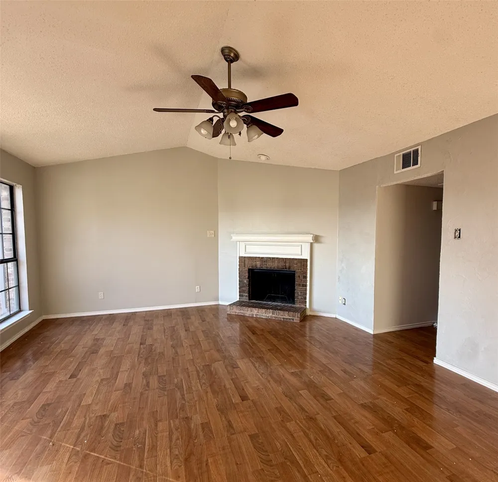 3101 Townbluff Drive #822 Plano, TX 75075