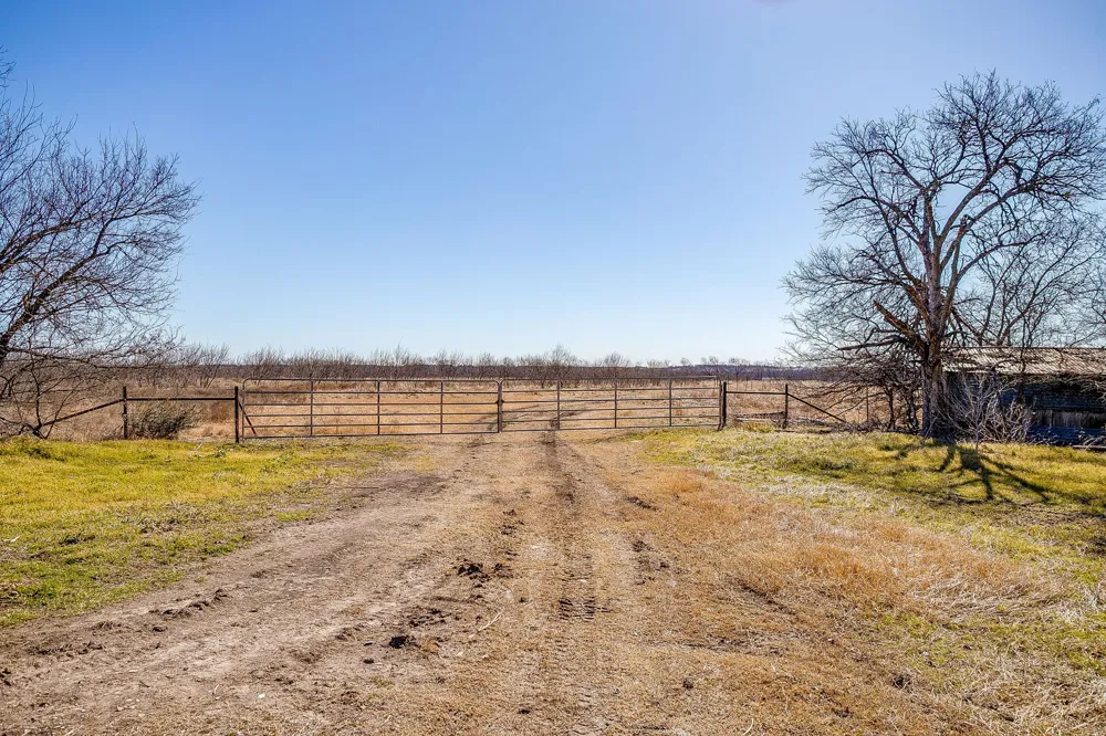 Ivy Lane Elm Mott, TX 76640