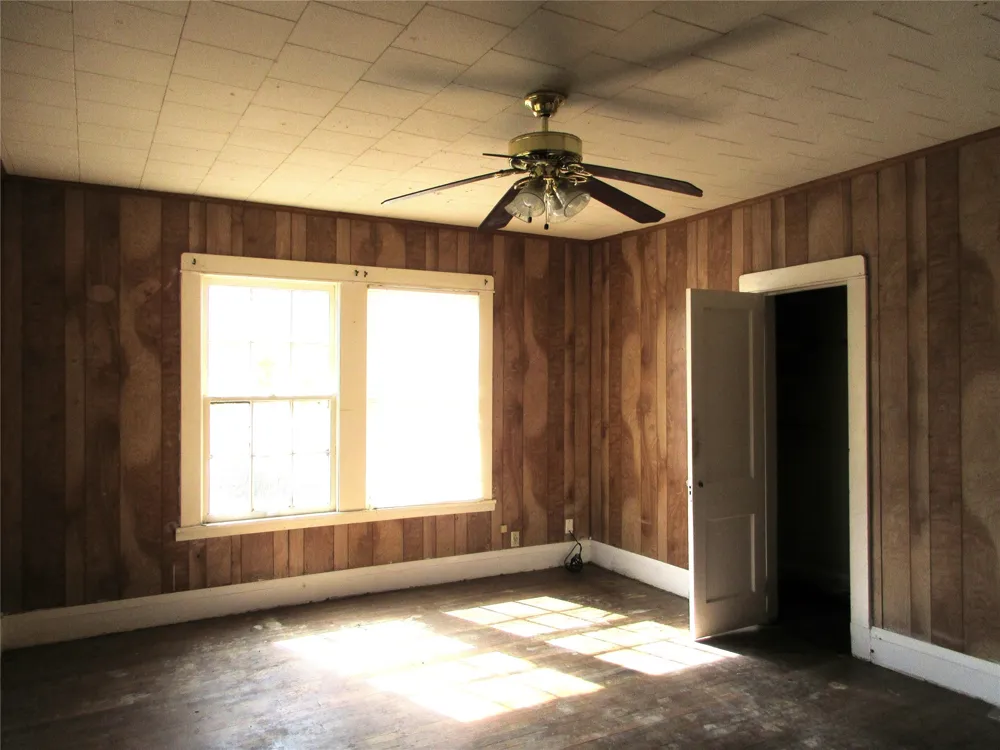 916 Ward Marlin, TX 76661