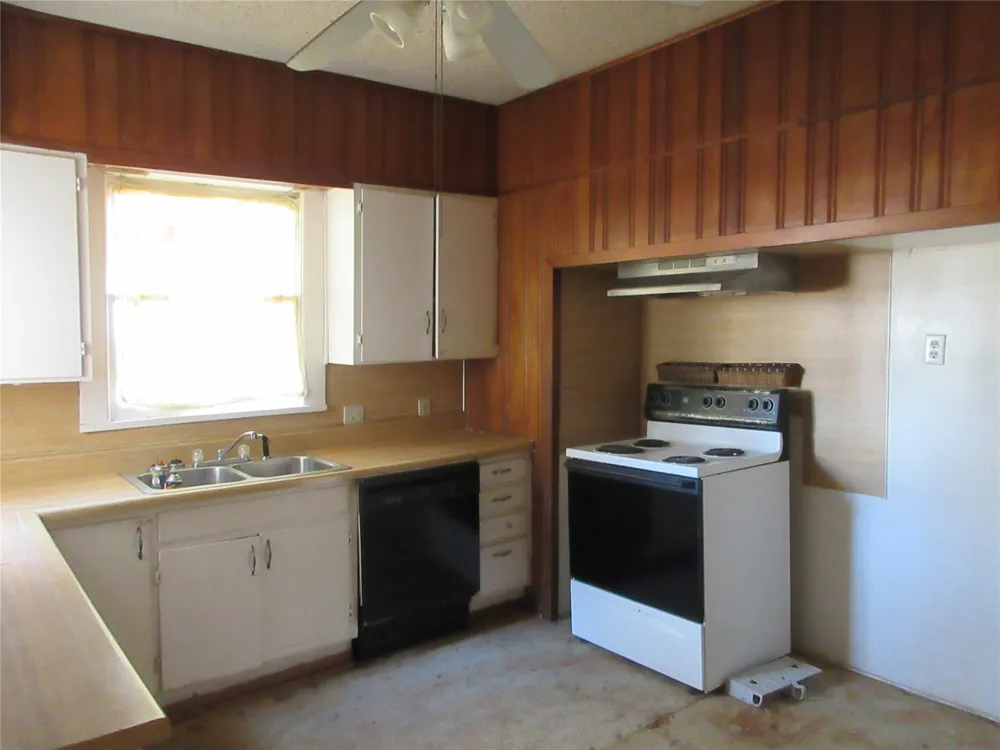 916 Ward Marlin, TX 76661