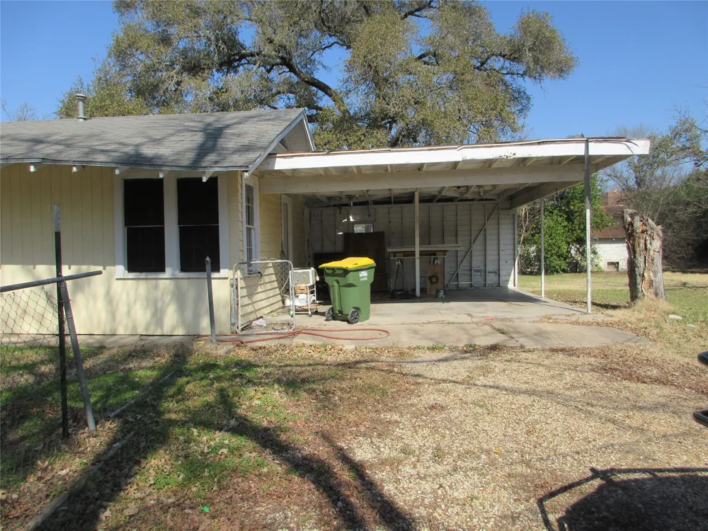 916 Ward Marlin, TX 76661