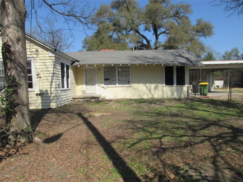 916 Ward Marlin, TX 76661