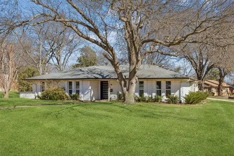 605 Meadow Heath Circle