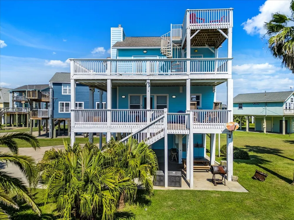 3240 Castle Drive Crystal Beach, TX 77650