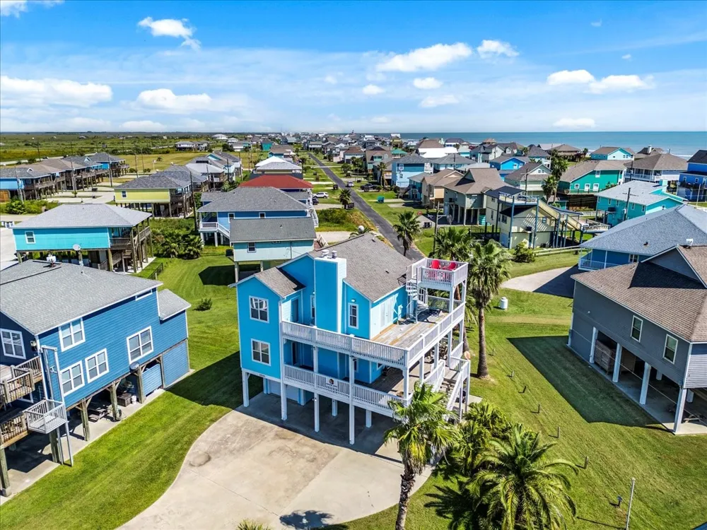 3240 Castle Drive Crystal Beach, TX 77650