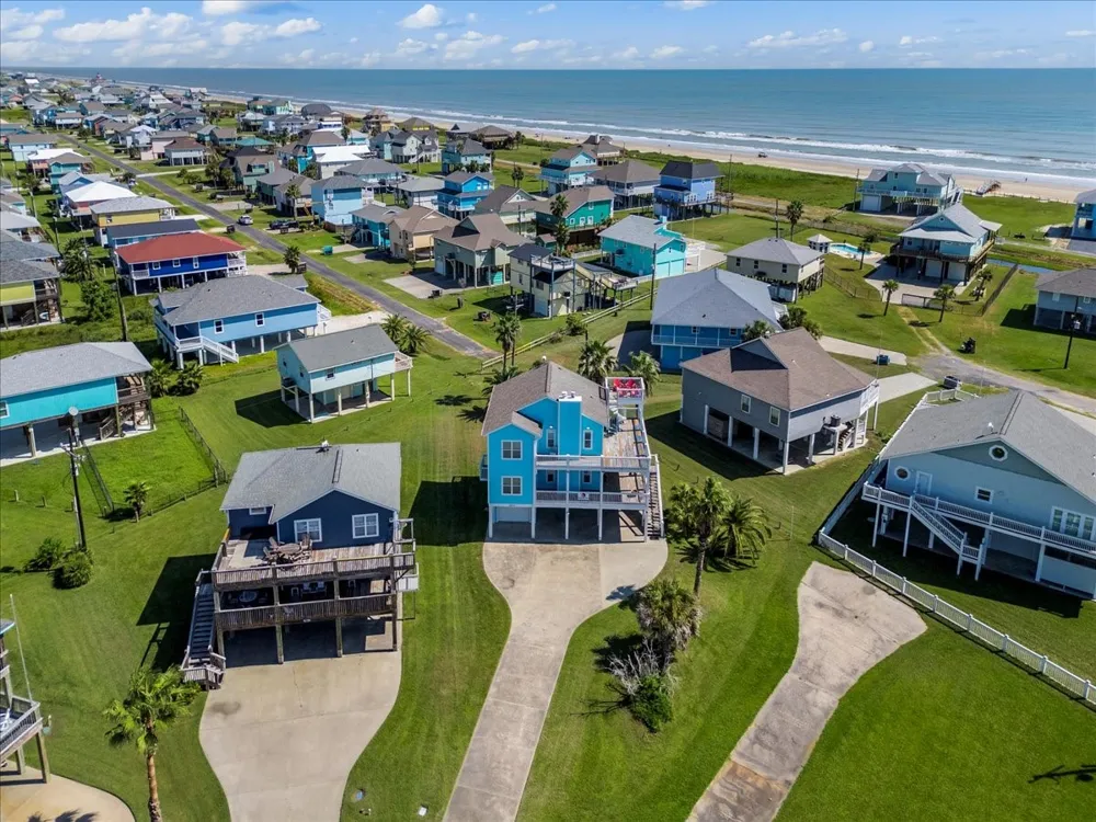 3240 Castle Drive Crystal Beach, TX 77650