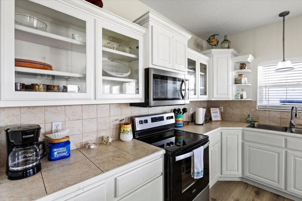 3240 Castle Drive Crystal Beach, TX 77650