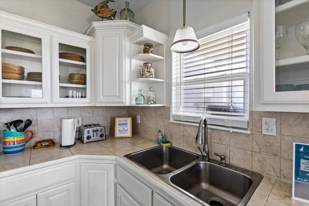 3240 Castle Drive Crystal Beach, TX 77650