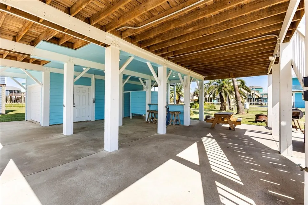 3240 Castle Drive Crystal Beach, TX 77650