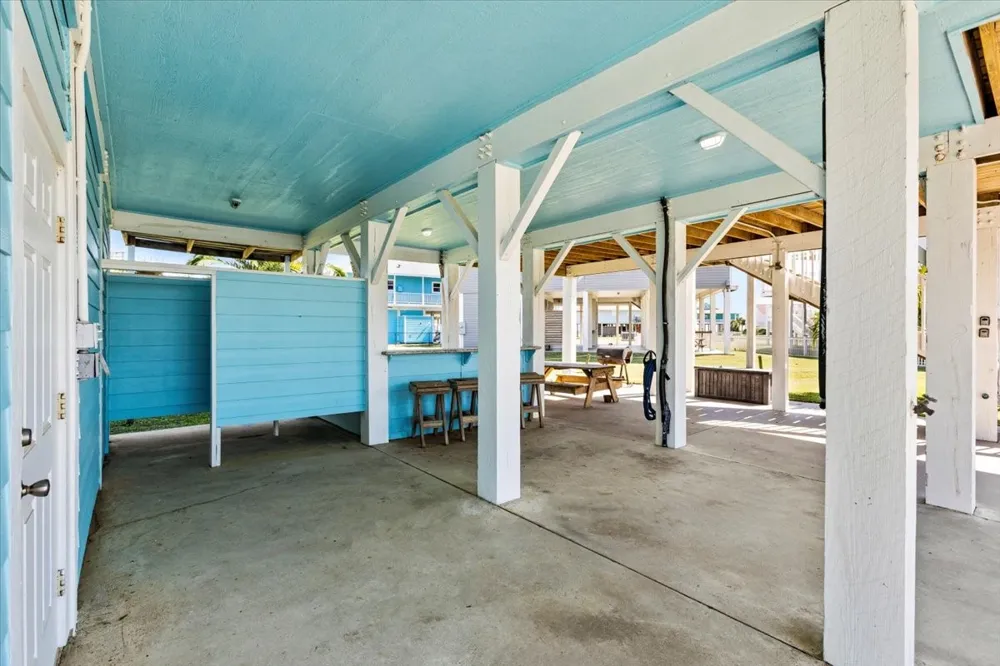 3240 Castle Drive Crystal Beach, TX 77650