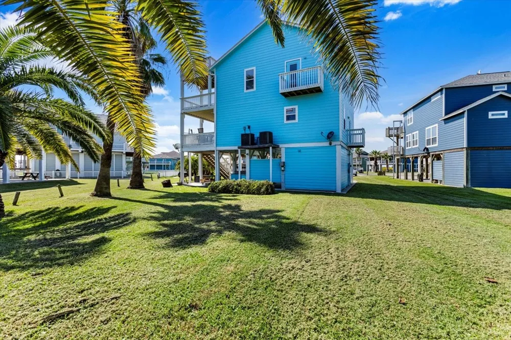 3240 Castle Drive Crystal Beach, TX 77650