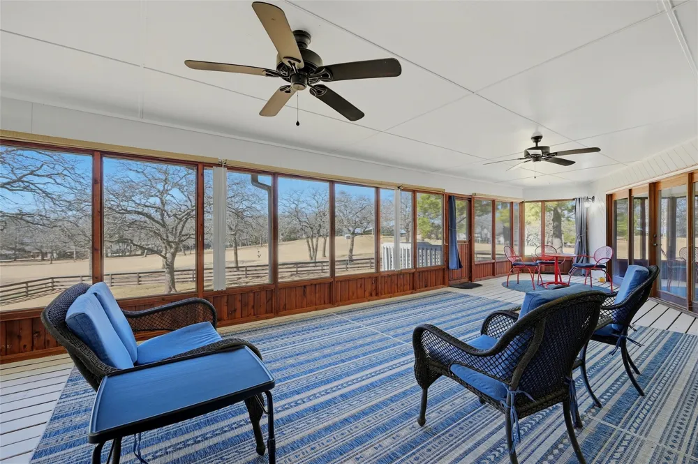 231 Cayuga Trail Lake Kiowa, TX 76240
