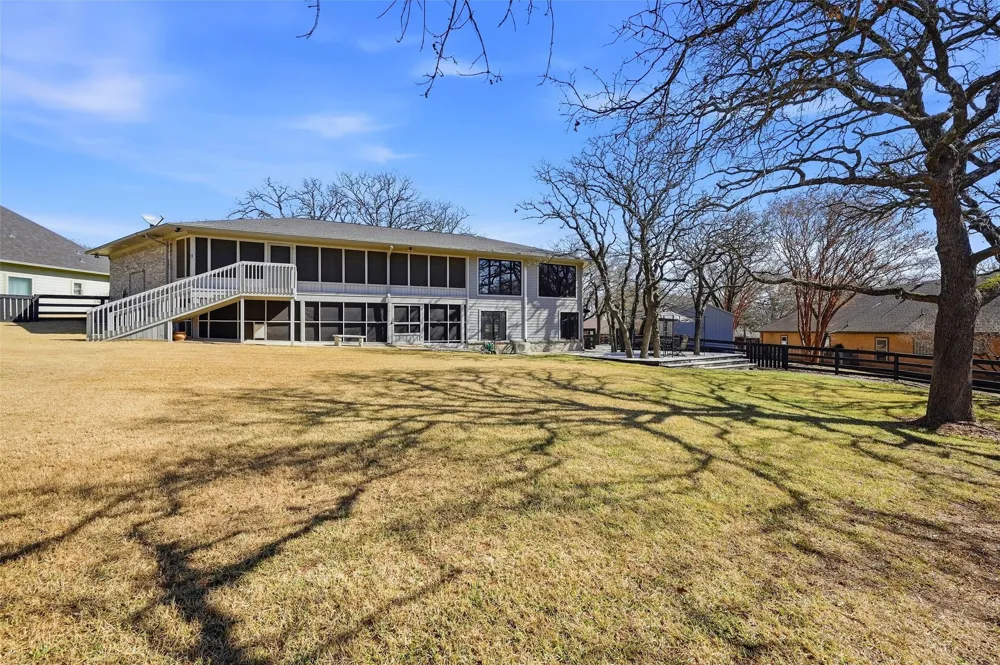 231 Cayuga Trail Lake Kiowa, TX 76240