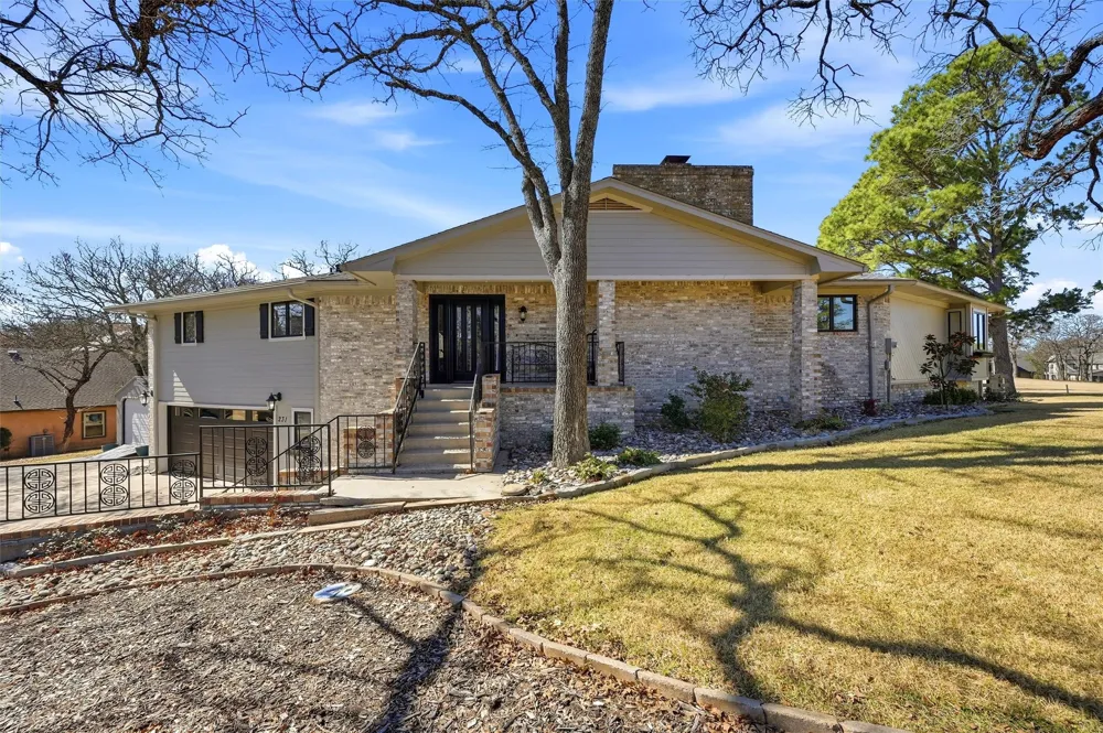 231 Cayuga Trail Lake Kiowa, TX 76240