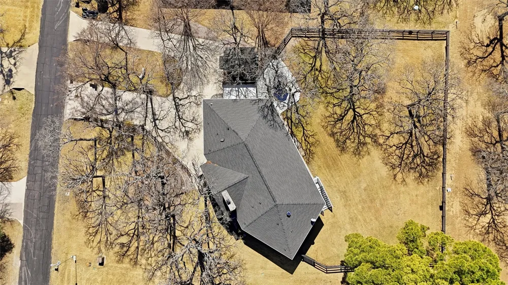 231 Cayuga Trail Lake Kiowa, TX 76240