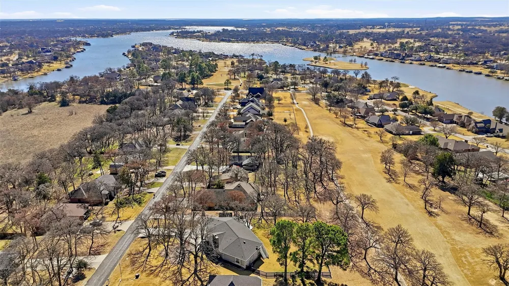 231 Cayuga Trail Lake Kiowa, TX 76240