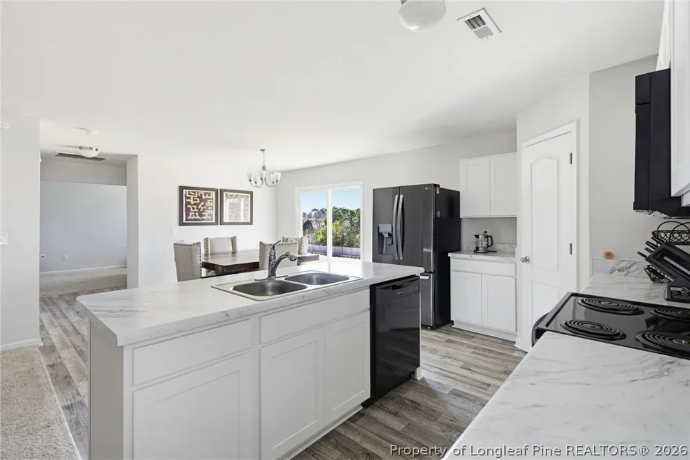 913 Sapphire Stone Lane Hope Mills, NC 28348