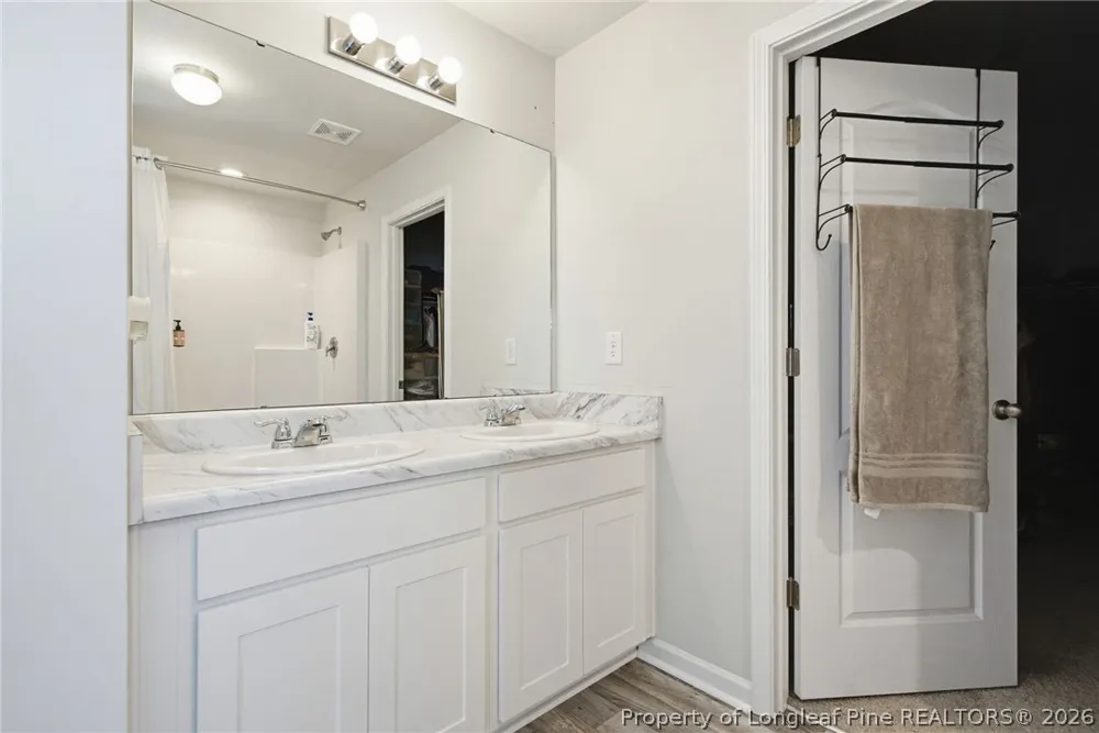 913 Sapphire Stone Lane Hope Mills, NC 28348