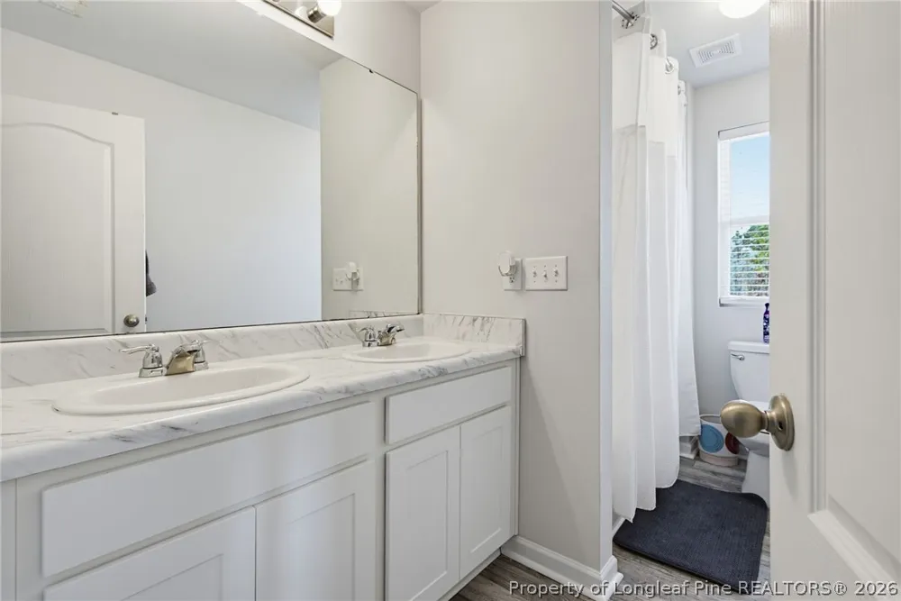 913 Sapphire Stone Lane Hope Mills, NC 28348