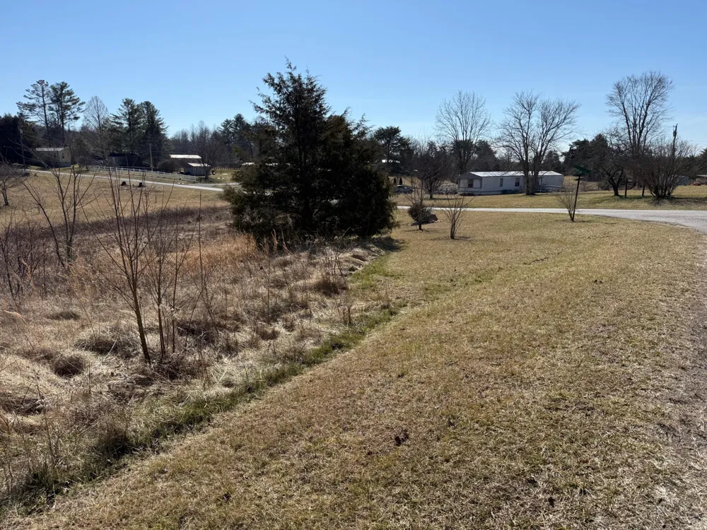 7 Crockett Lake Drive Crossville, TN 38572