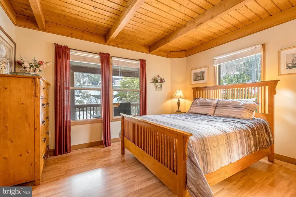 231 SANTA FE TRAIL Oakland, MD 21550