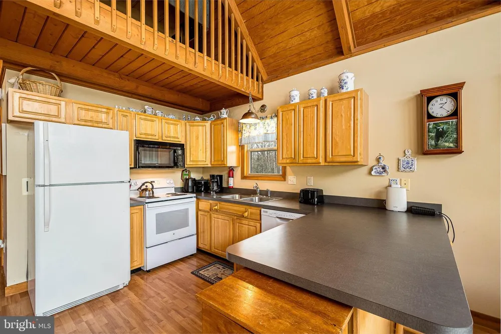 231 SANTA FE TRAIL Oakland, MD 21550