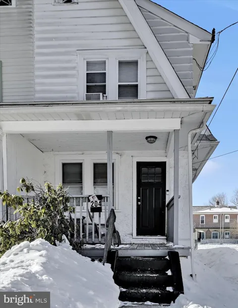 204 E AVON ROAD