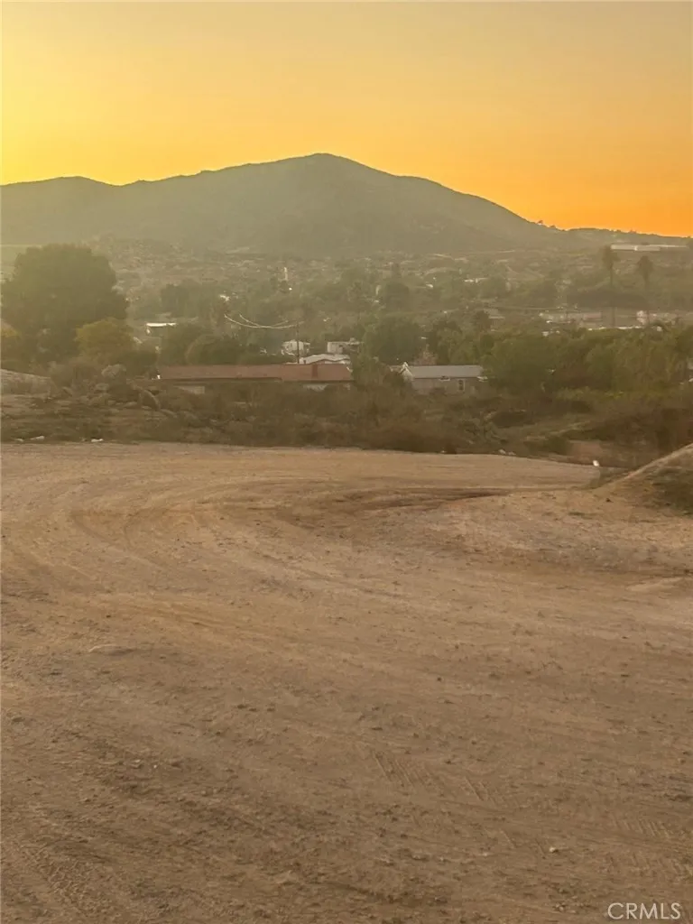 22169 Rocky Hills Perris, CA 92570