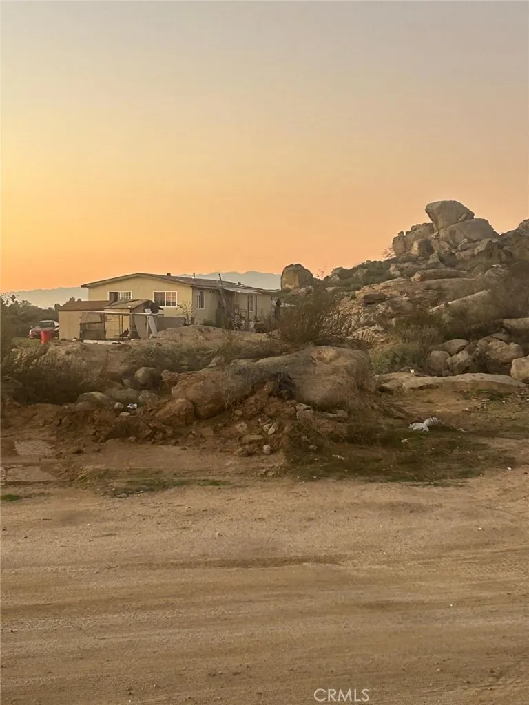 22169 Rocky Hills Perris, CA 92570