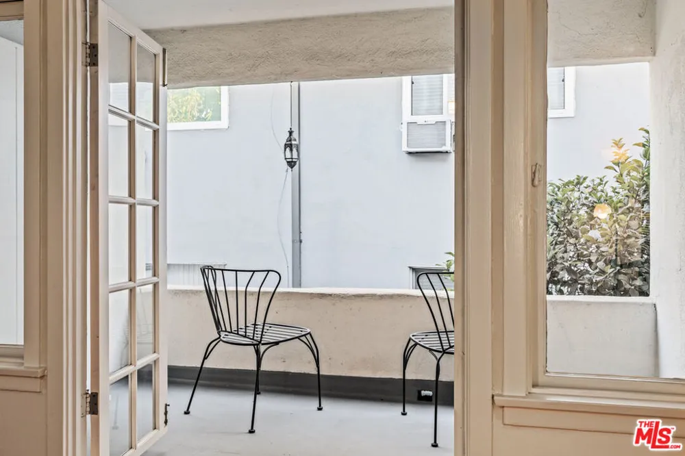 329 S Reeves Drive Beverly Hills, CA 90212