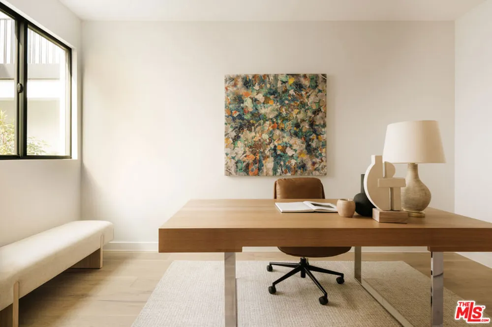 2919 Waverly #308 Los Angeles, CA 90039