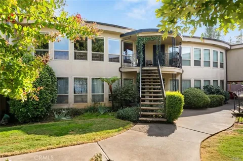 30 Plaza Way #7