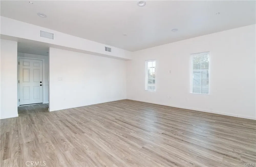 5526 E Los Angeles Avenue #2 Simi Valley, CA 93063
