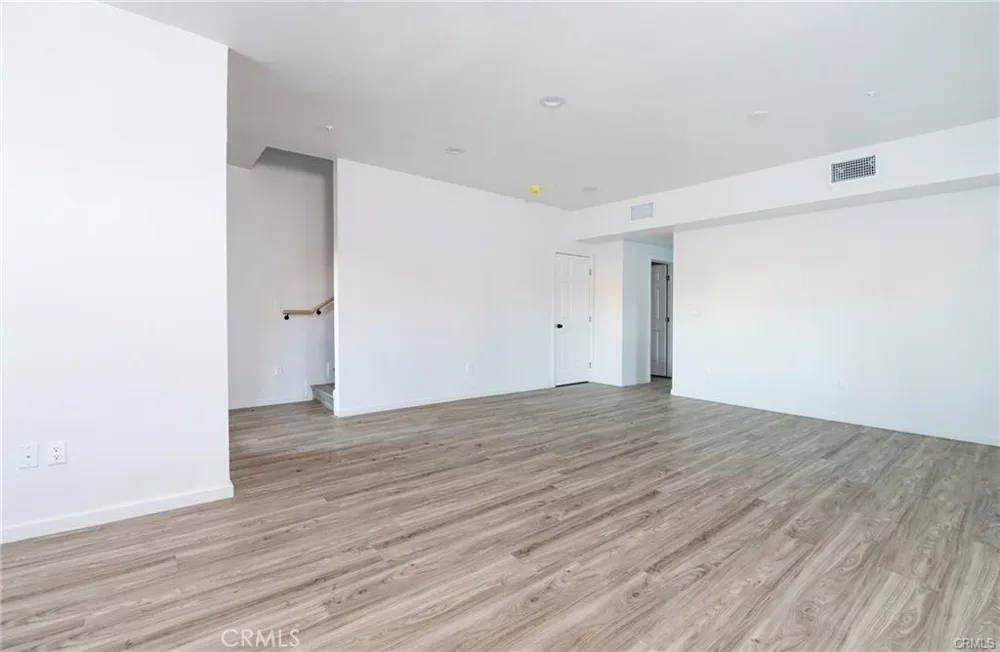 5526 E Los Angeles Avenue #2 Simi Valley, CA 93063