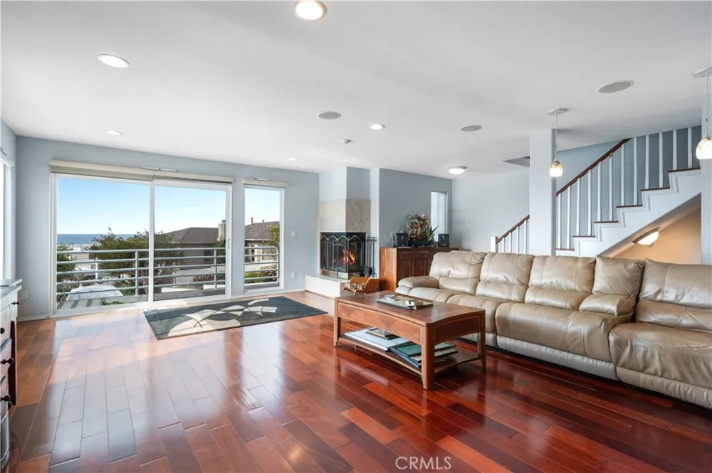 867 Aubrey Court #1 Hermosa Beach, CA 90254