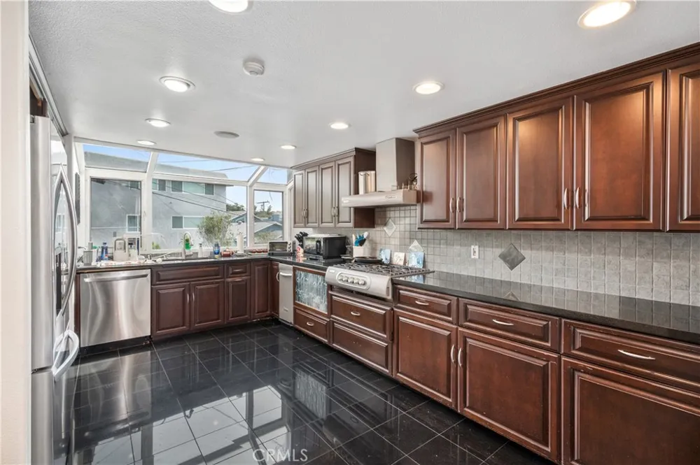 867 Aubrey Court #1 Hermosa Beach, CA 90254