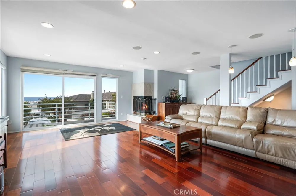 867 Aubrey Court #1 Hermosa Beach, CA 90254