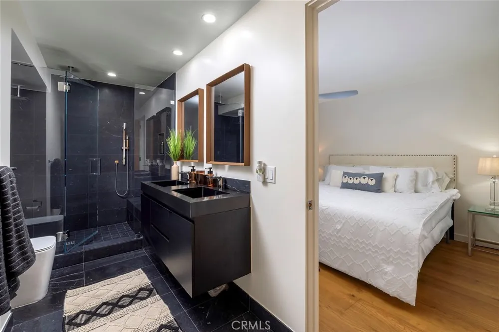 10 66th Place Long Beach, CA 90803
