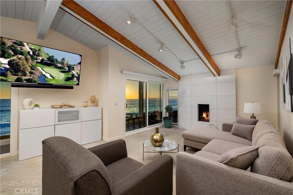 10 66th Place Long Beach, CA 90803