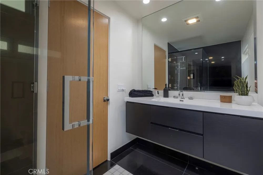 10 66th Place Long Beach, CA 90803