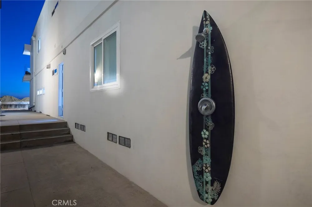 10 66th Place Long Beach, CA 90803