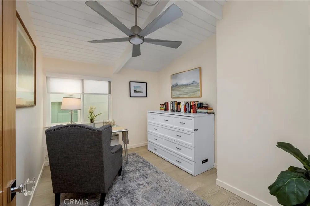 10 66th Place Long Beach, CA 90803
