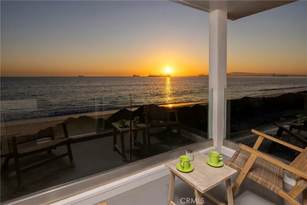 10 66th Place Long Beach, CA 90803