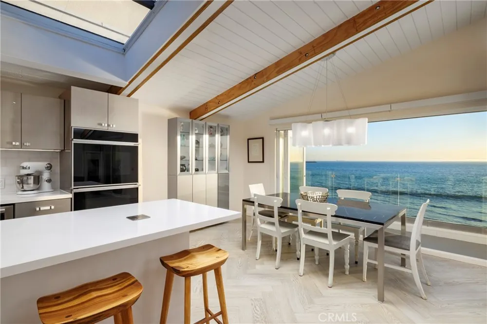 10 66th Place Long Beach, CA 90803