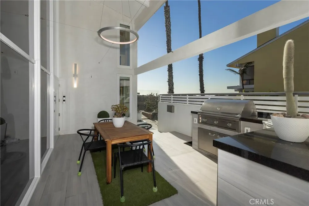 10 66th Place Long Beach, CA 90803