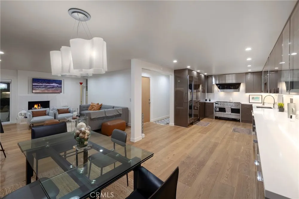 10 66th Place Long Beach, CA 90803