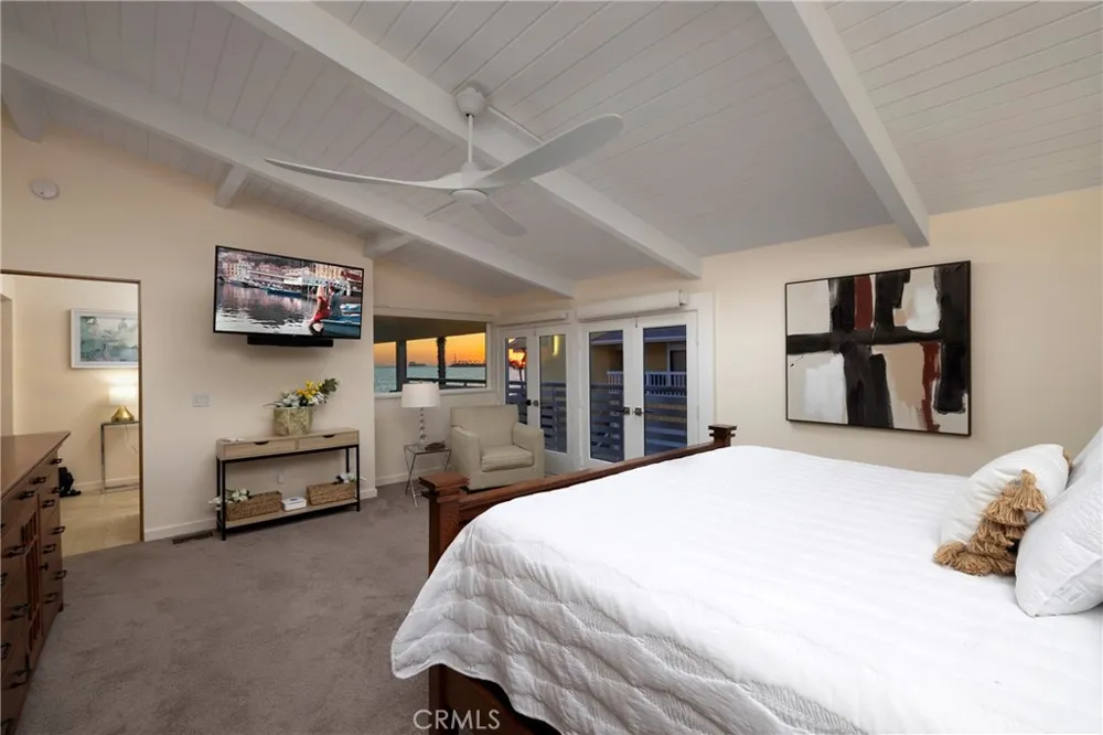 10 66th Place Long Beach, CA 90803
