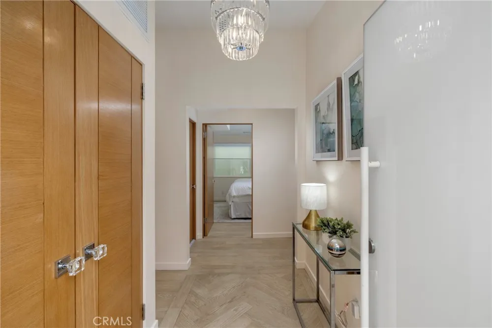 10 66th Place Long Beach, CA 90803